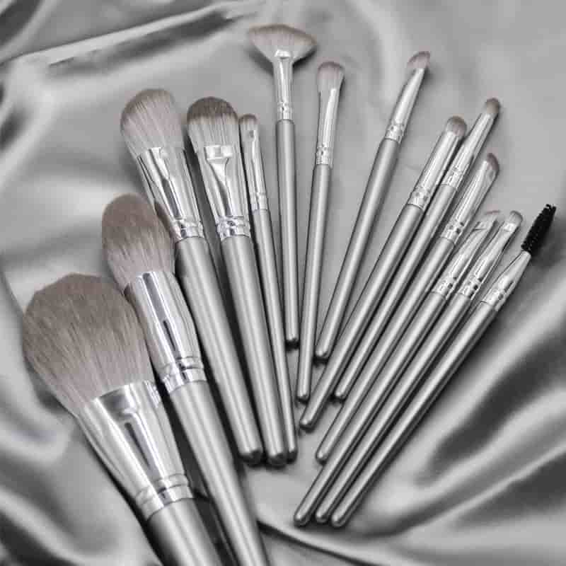 Premium Cruelty Free Cosmetics Brush Set 14PCS Smoke Grey Powder Foundation Eyeshadow Professional Kabuki Makeup Brushes (2)